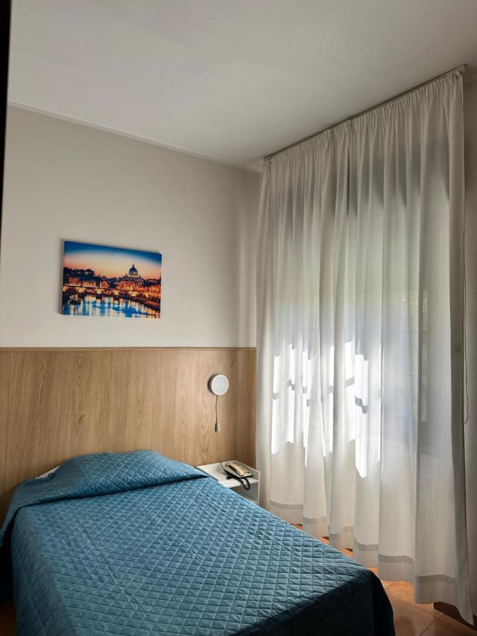 Hotel Oasi Santa Rosa Rom